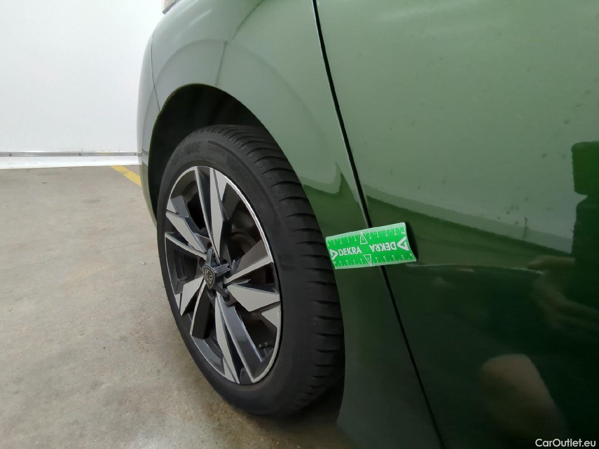  Peugeot  308  Allure 1.2 PureTech 130CV BVA8 E6d #13