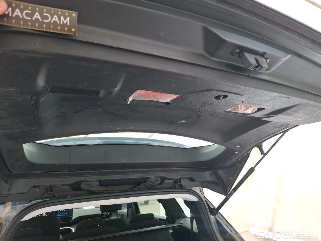  Peugeot  5008  Active Pack 1.5 HDi 130CV BVA8 7 Sieges E6d #8