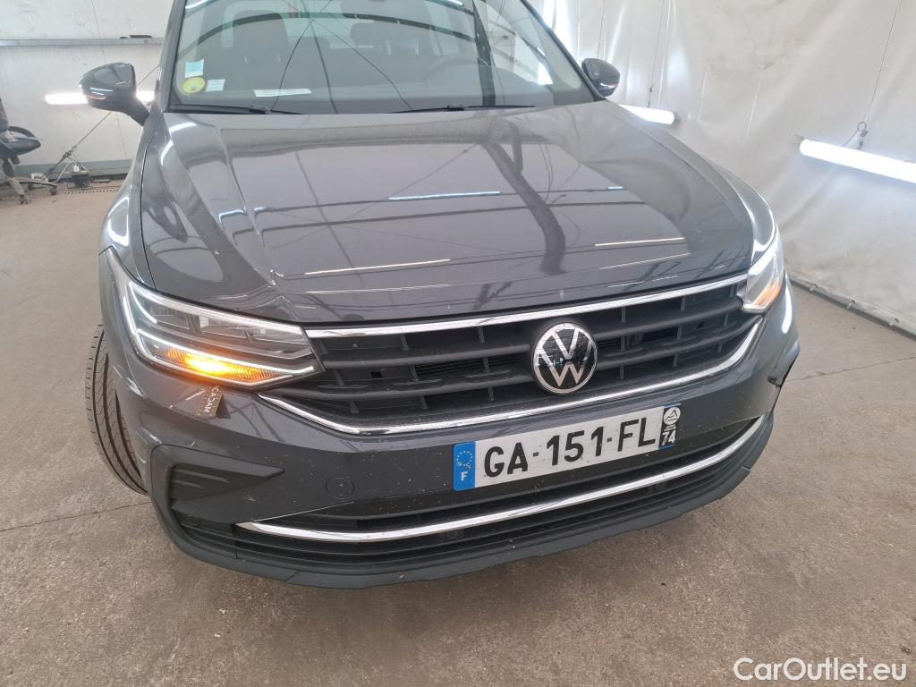  Volkswagen  Tiguan VOLKSWAGEN  / 2020 / 5P / SUV 2.0 TDI 150 DSG7 Life Business #24