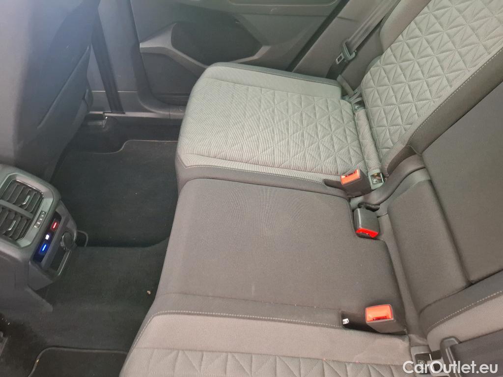  Volkswagen  Tiguan VOLKSWAGEN  / 2020 / 5P / SUV 2.0 TDI 150 DSG7 Life Business #40