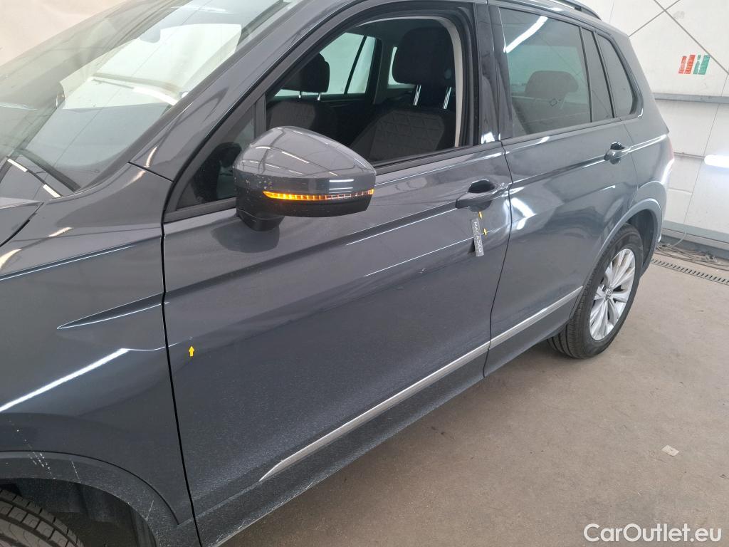  Volkswagen  Tiguan VOLKSWAGEN  / 2020 / 5P / SUV 2.0 TDI 150 DSG7 Life Business #34