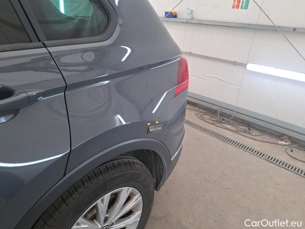  Volkswagen  Tiguan VOLKSWAGEN  / 2020 / 5P / SUV 2.0 TDI 150 DSG7 Life Business #32