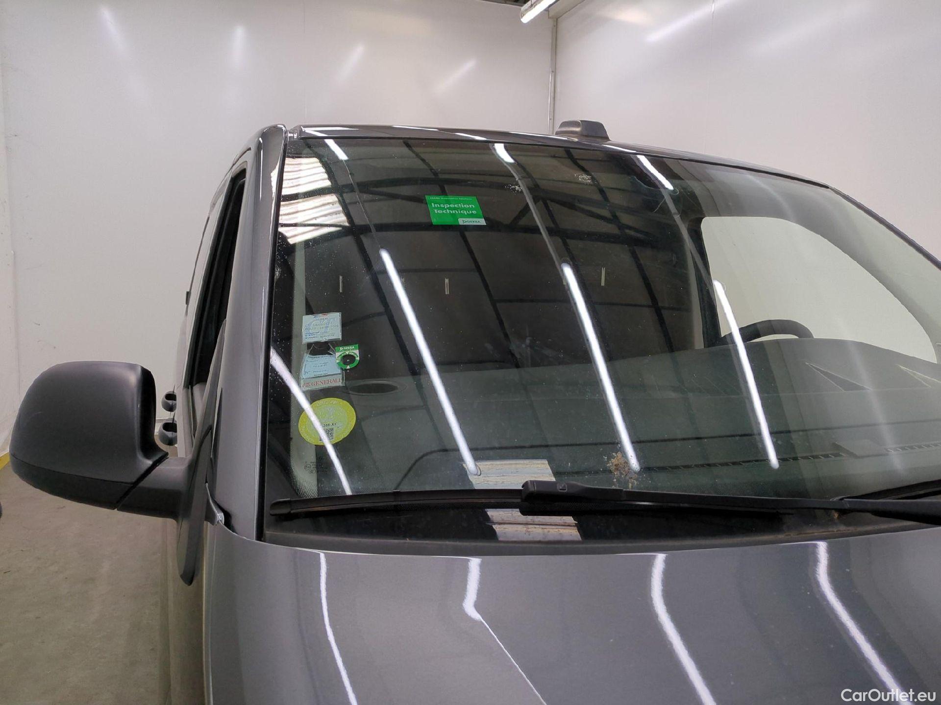  Volkswagen  Transporter VOLKSWAGEN  / 2019 / 4P / Fourgon tôlé 2.0 TDi 150 DSG7 L1H1 Business Line #42