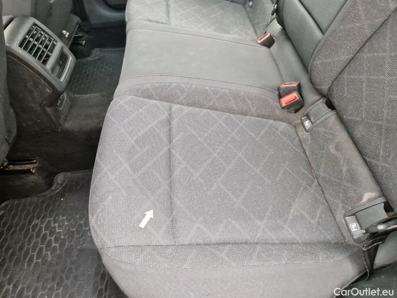  Volkswagen  Golf  Life 1.0 TSI #49
