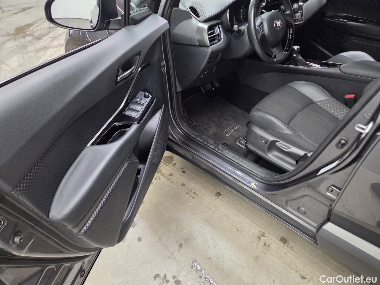  Toyota  C-HR 1.8 HSD Cult 31 #1