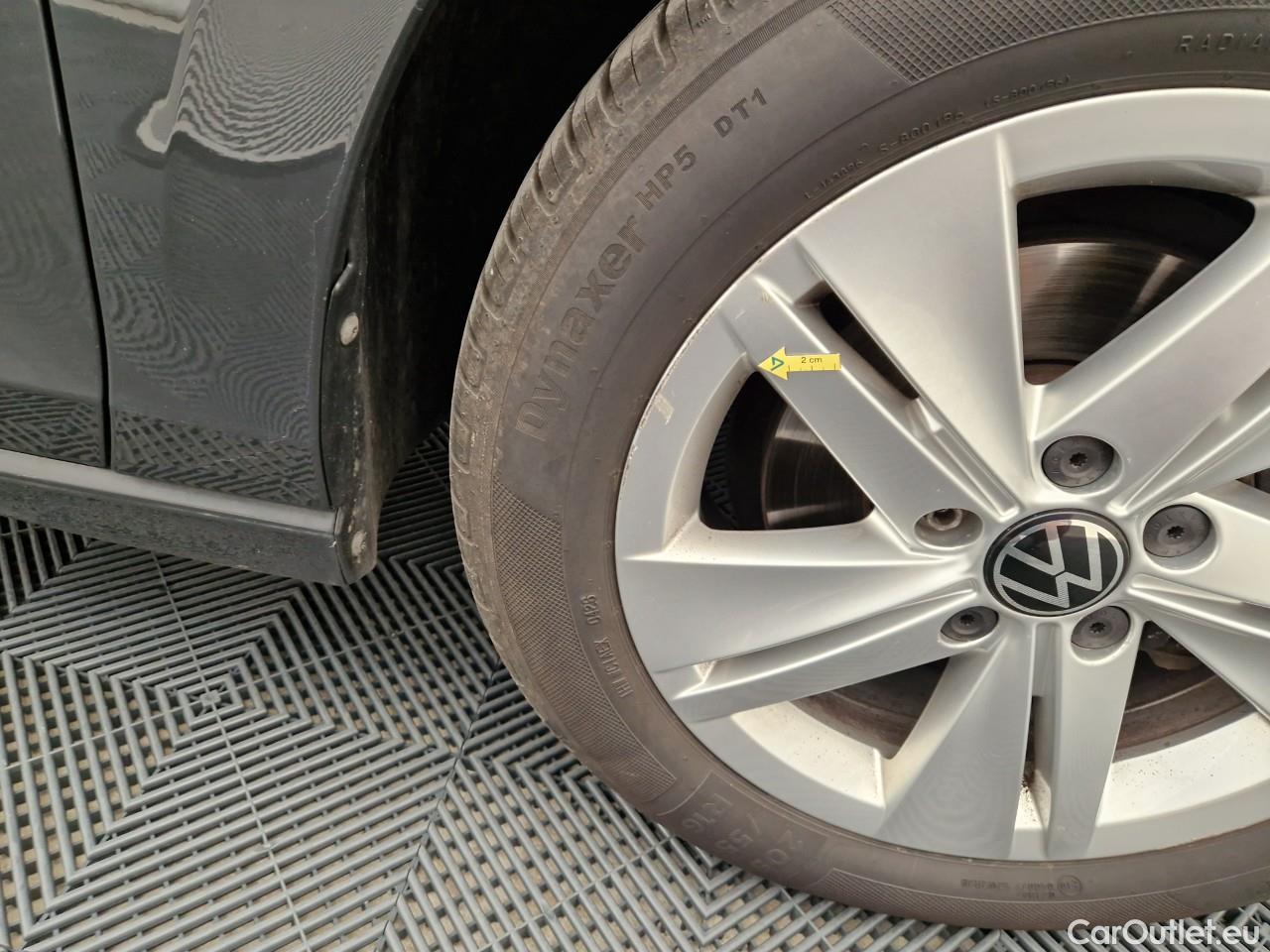  Volkswagen  Golf  Life 1.0 TSI #11