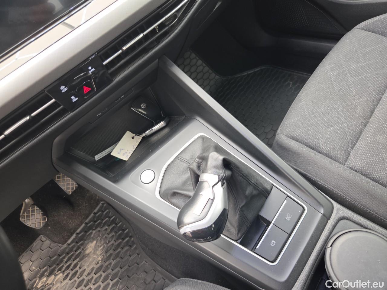  Volkswagen  Golf  Life 1.5 TSI ACT #33