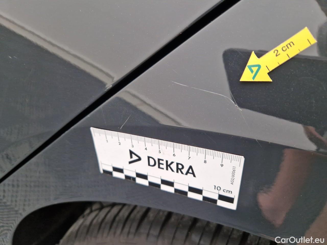  Volkswagen  Golf  Life 1.0 TSI #24