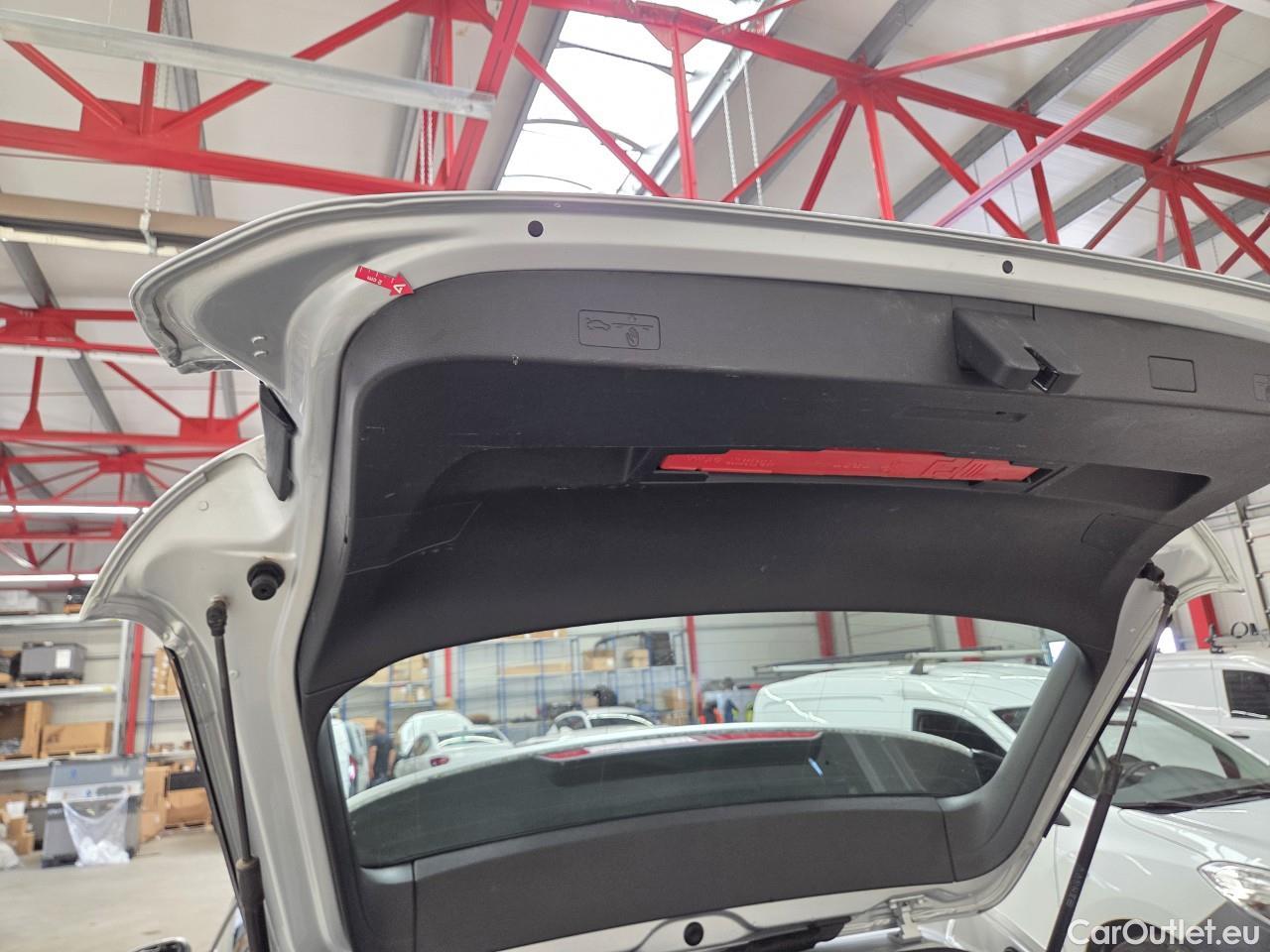  Volkswagen  Golf  Style 1.5 eTSI DSG mild-Hybrid 150CP #32