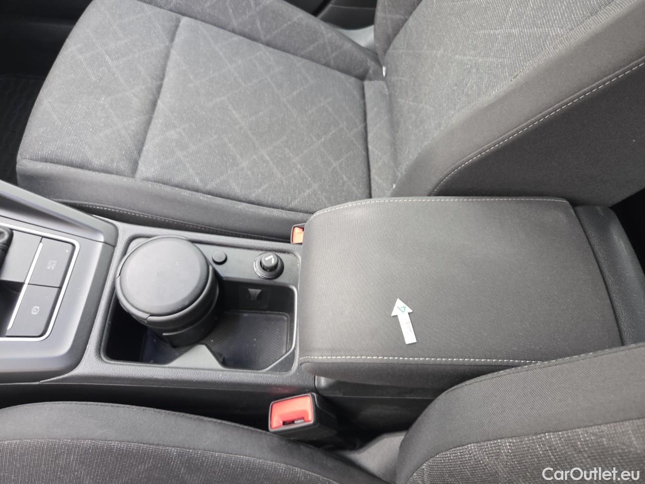  Volkswagen  Golf  Life 1.5 TSI ACT #30