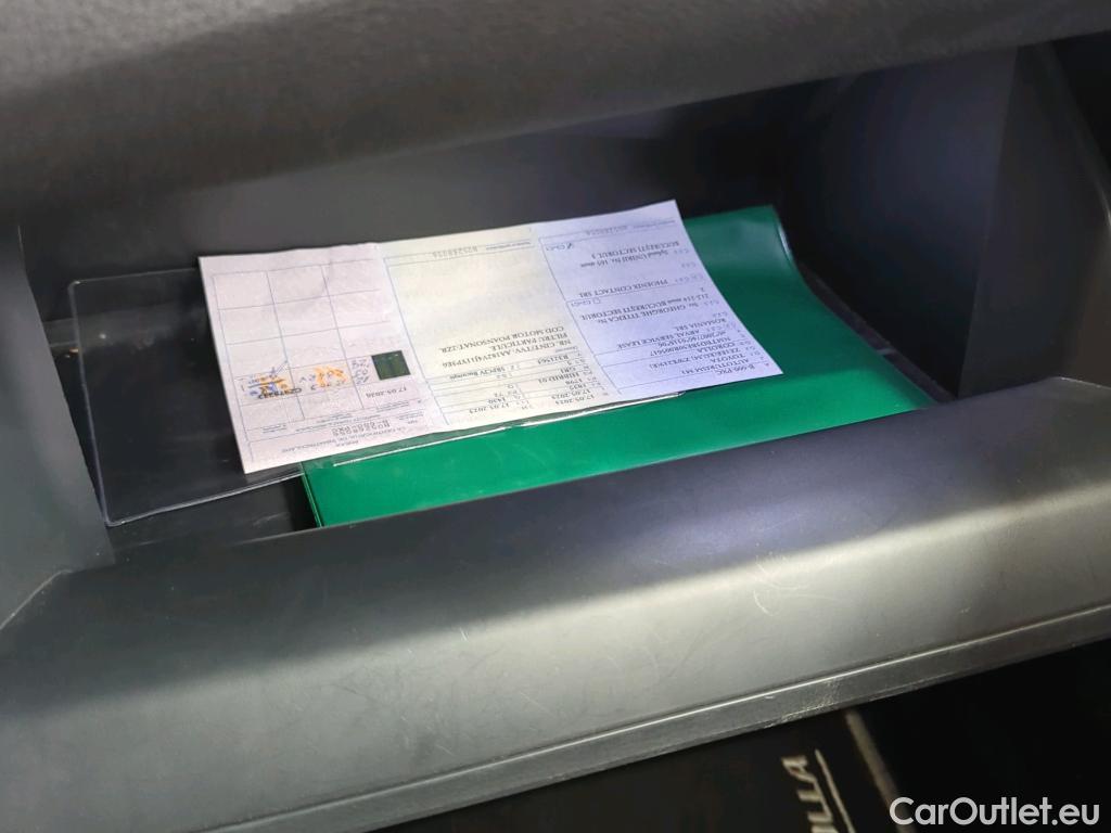  Toyota  Corolla 1.8 Hybrid Dynamic HSD E-CVT #5