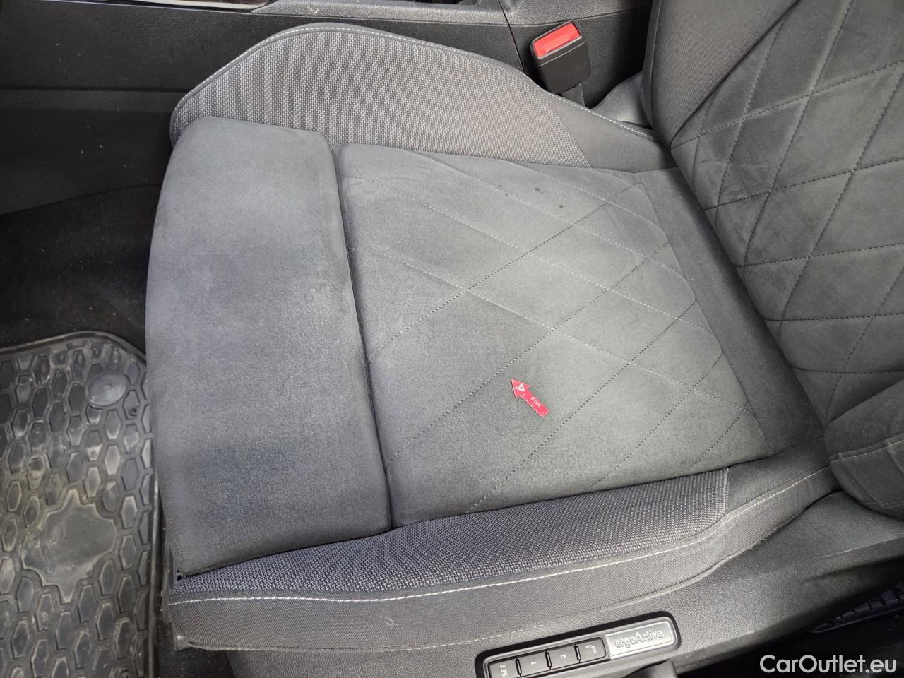  Volkswagen  Golf  Style 1.5 eTSI DSG mild-Hybrid 150CP #24