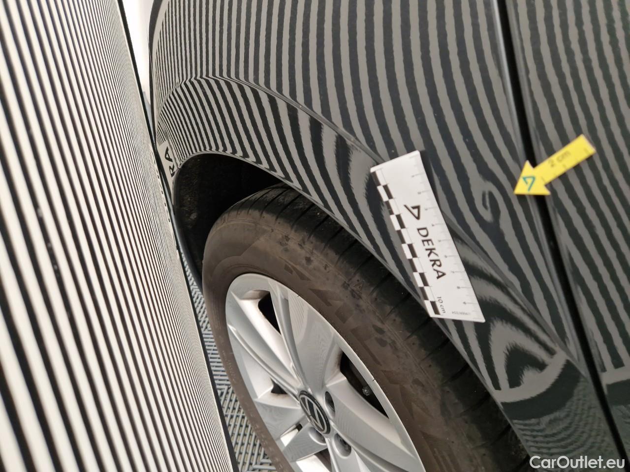  Volkswagen  Golf  Life 1.0 TSI #15