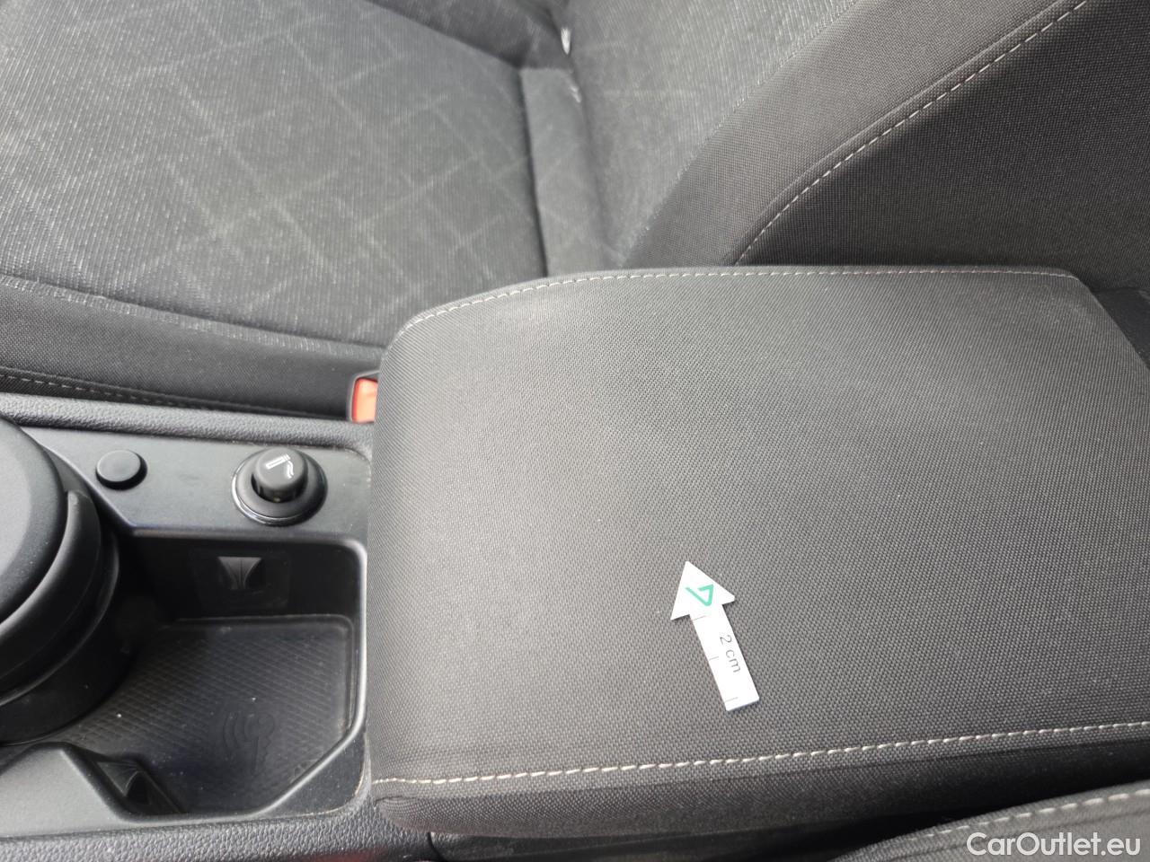  Volkswagen  Golf  Life 1.5 TSI ACT #29