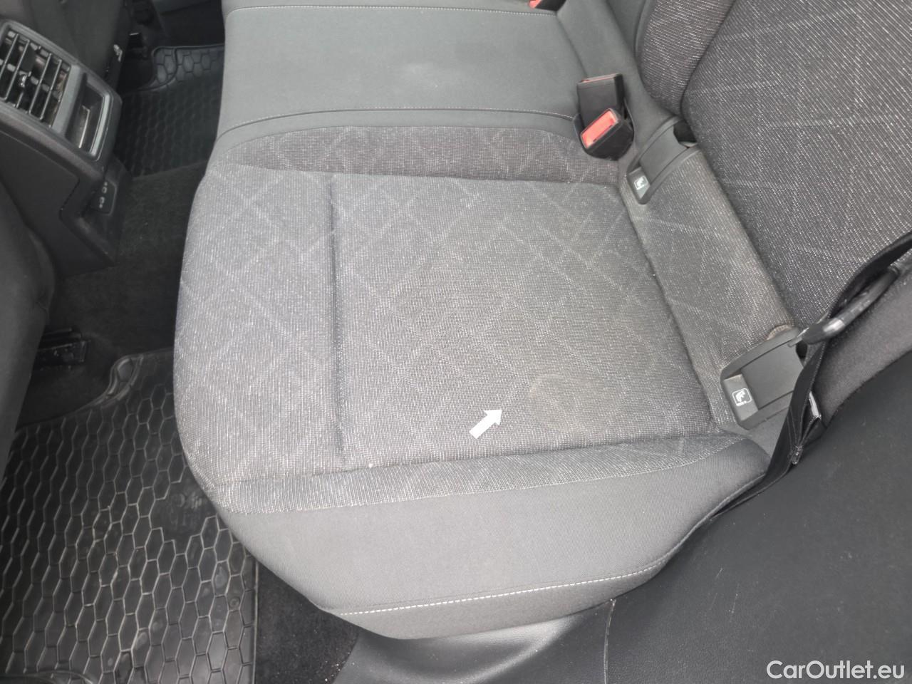  Volkswagen  Golf  Life 1.5 TSI ACT #38
