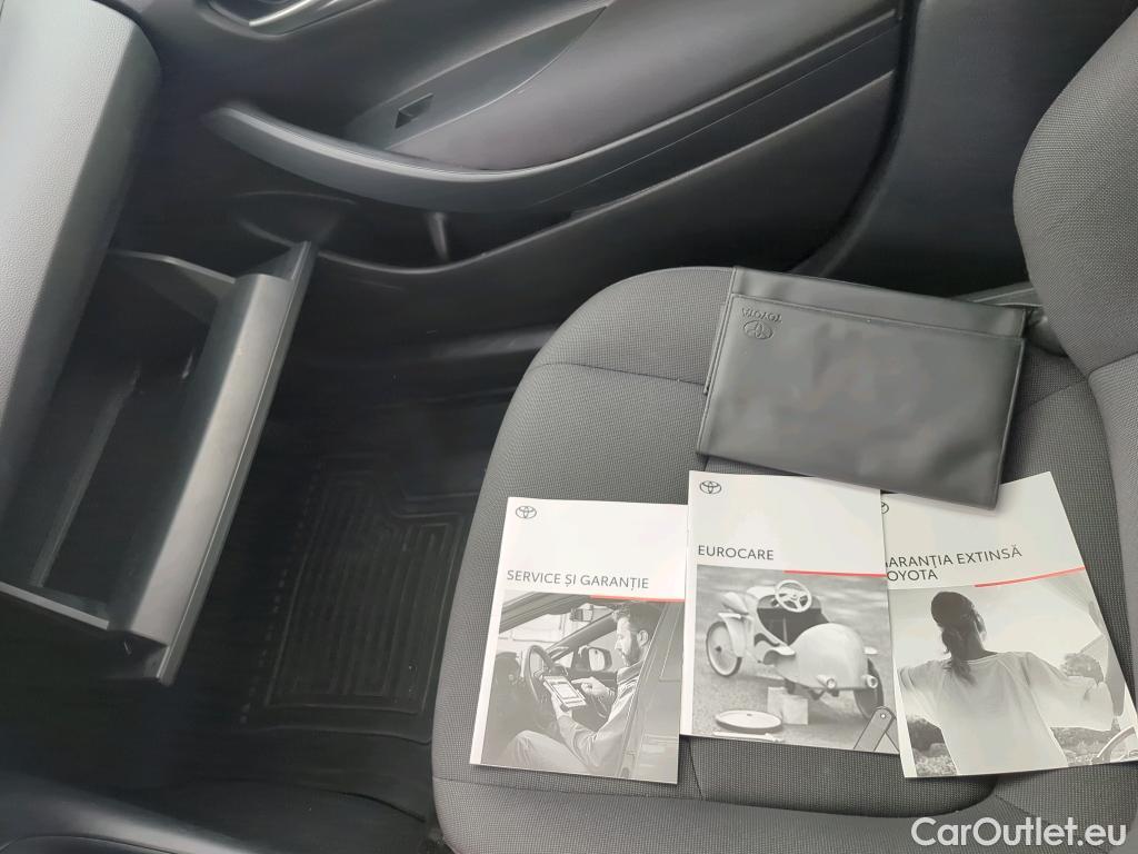  Toyota  Corolla 1.5 Eco #9