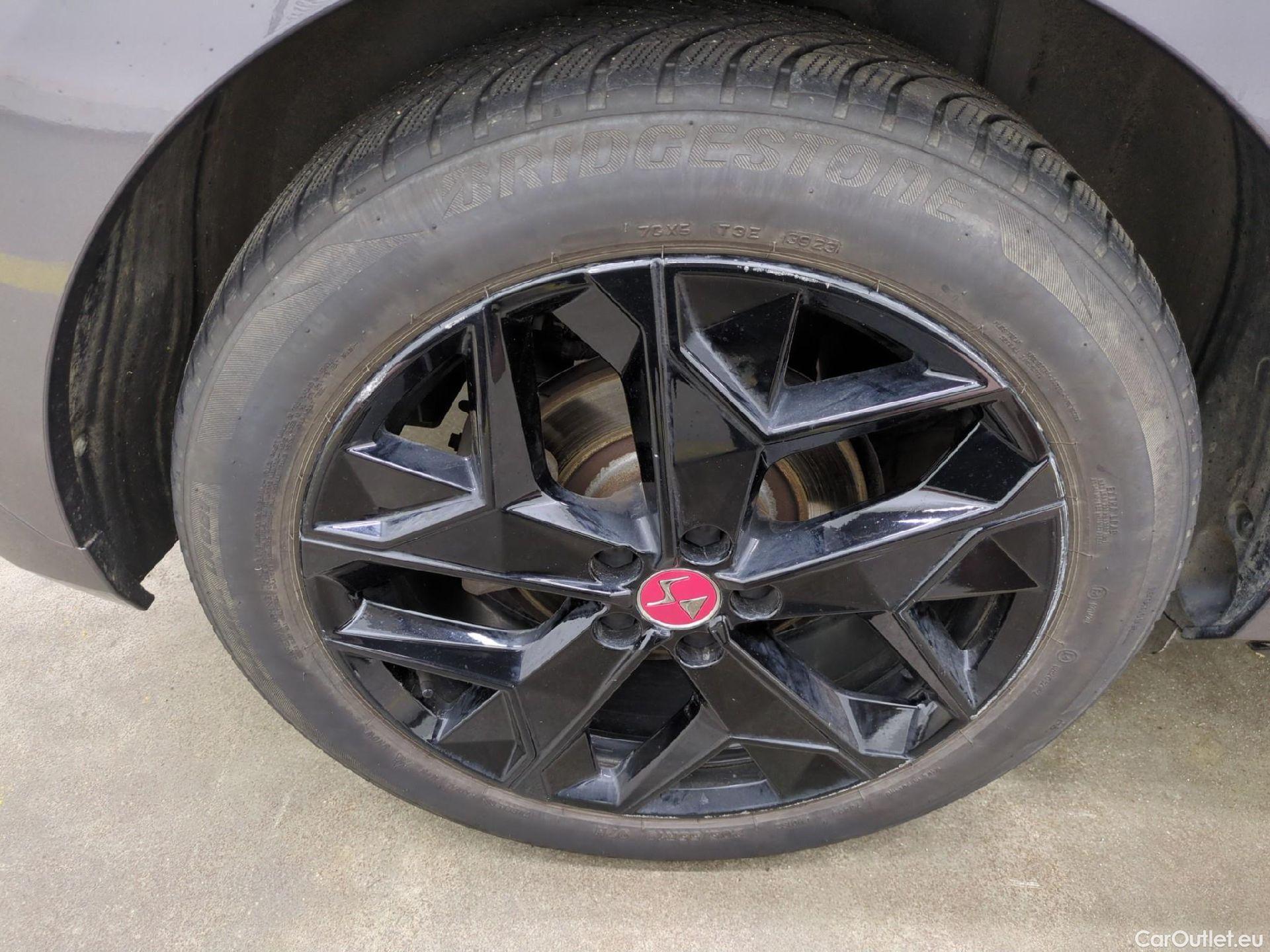  DS  DS4 DS DS 4 / 2021 / 5P / Berline E-TENSE 225 PERFORMANCE LINE + AUTO OPE STOCK #22