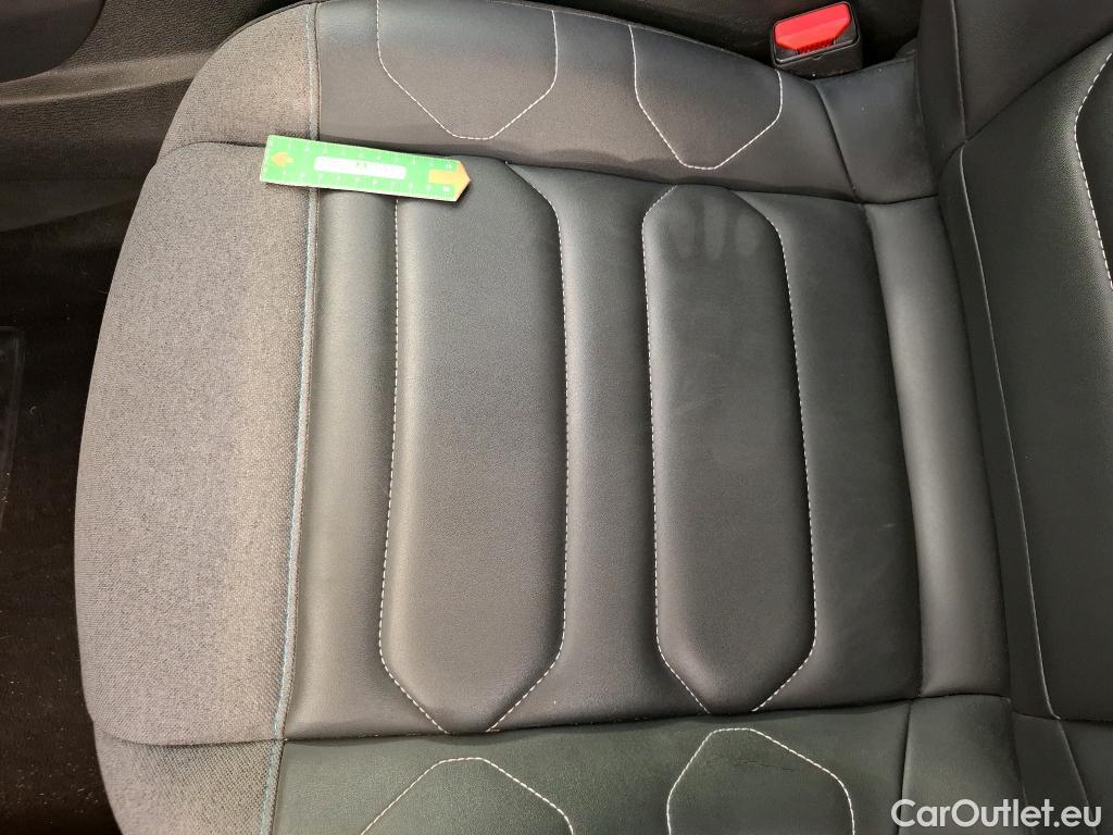  Citroen  C4 CITROEN  X / 2022 / 4P / Berline PureTech 130 S&S EAT8 Shine #42