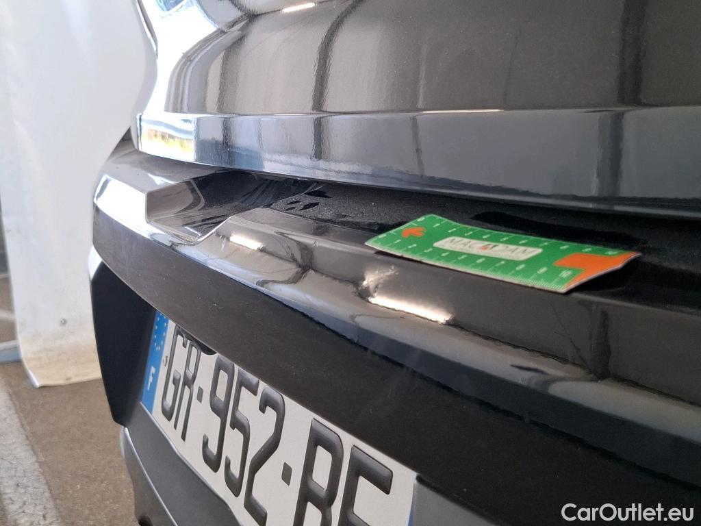  Citroen  C4 CITROEN  X / 2022 / 4P / Berline PureTech 130 S&S EAT8 Shine #32