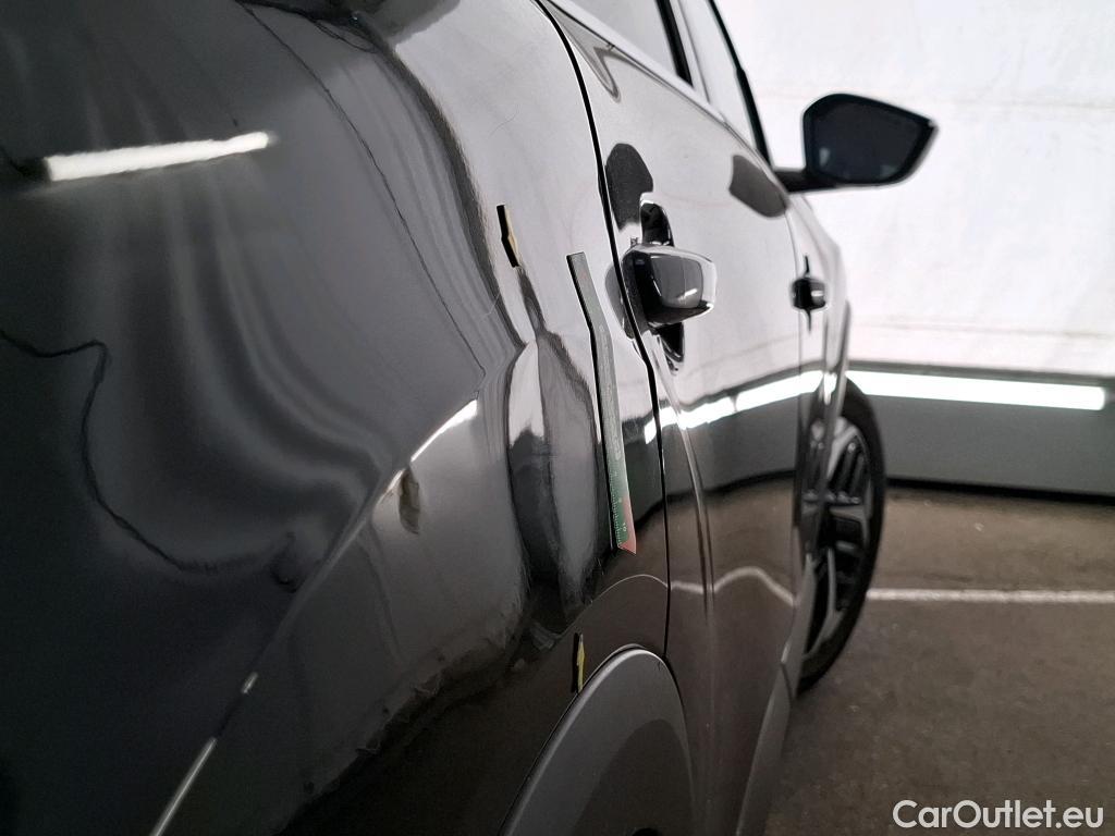  Citroen  C4 CITROEN  X / 2022 / 4P / Berline PureTech 130 S&S EAT8 Shine #3