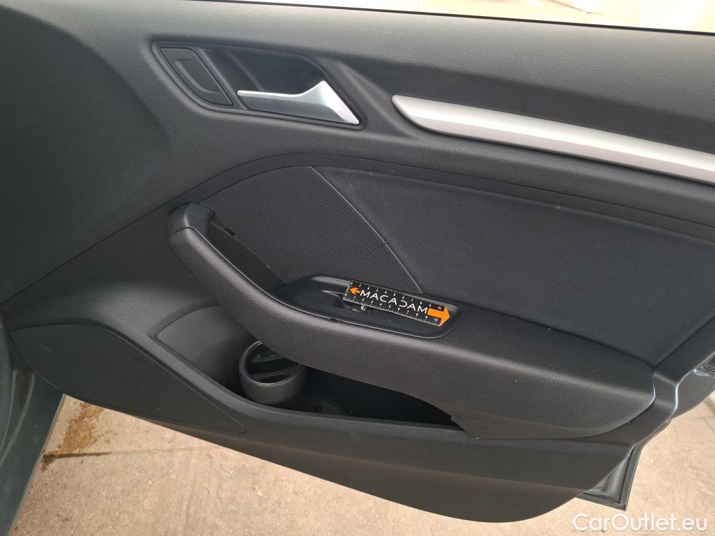  Audi  A3 AUDI  Berline 4p Berline 30 TDI 116 S TRONIC BUSINESS LINE #64