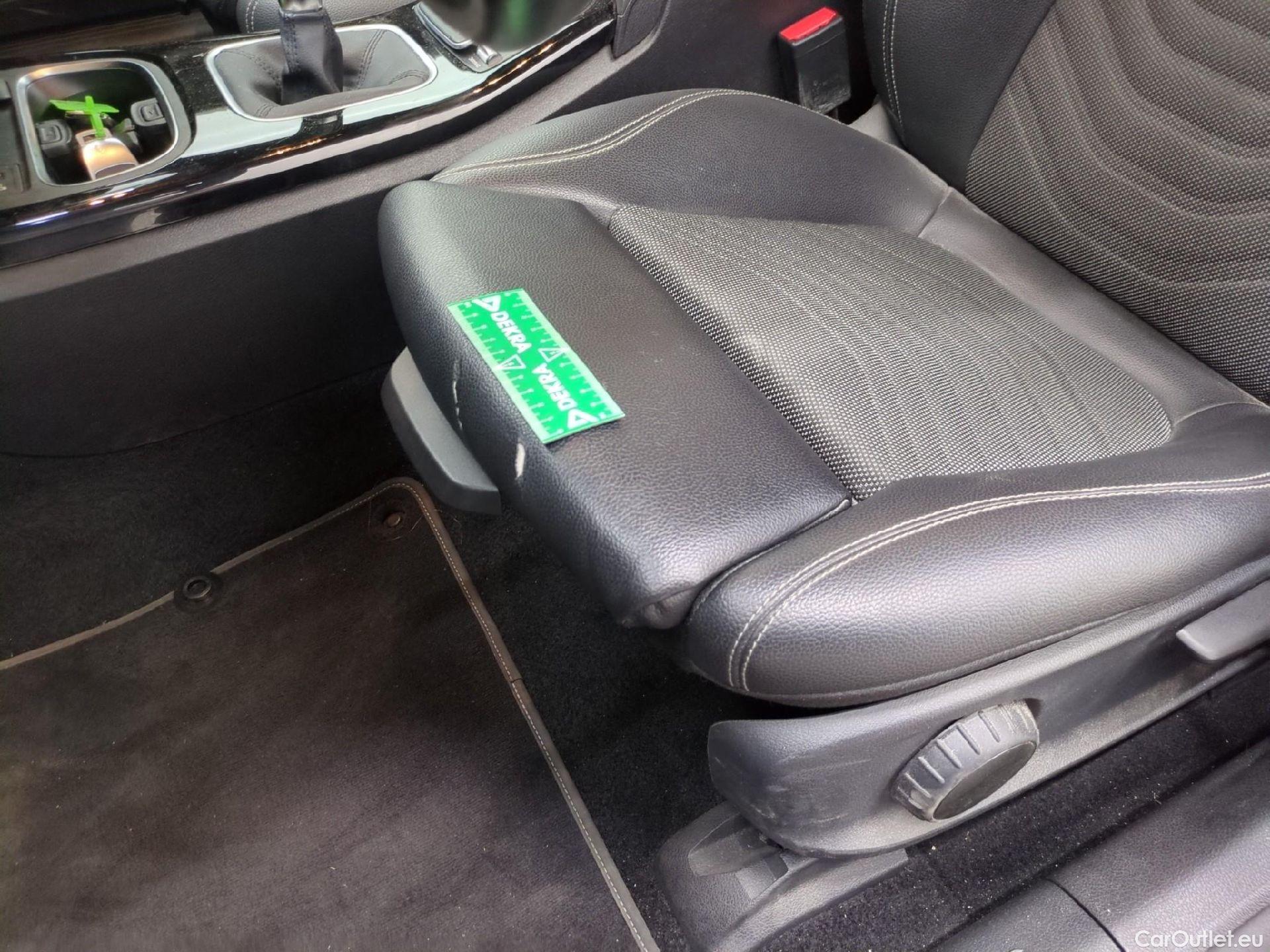  Mercedes  A-Klasse MERCEDES-BENZ Classe A Compact / 2018 / 5P / Berline A 180 d Business Line #1