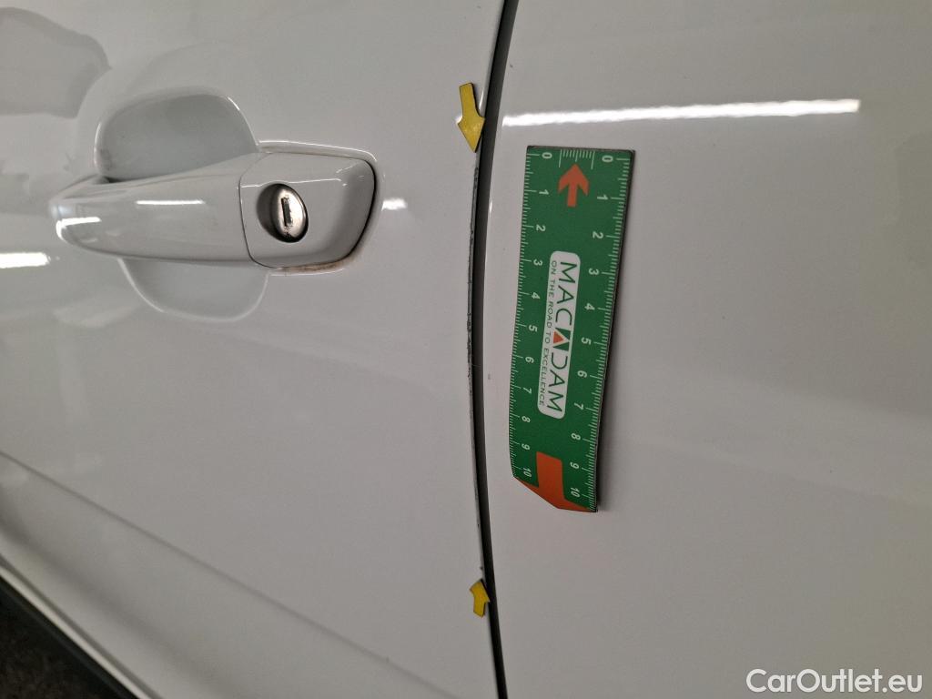  Citroen  C3  Société Feel 1.5 BlueHDI 100CV BVM6 E6d #17