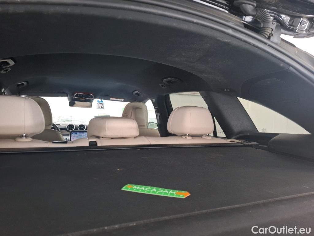  Mercedes  GLC MERCEDES-BENZ  / 2022 / 5P / SUV  300 e Avantgarde Line 4MATIC #24