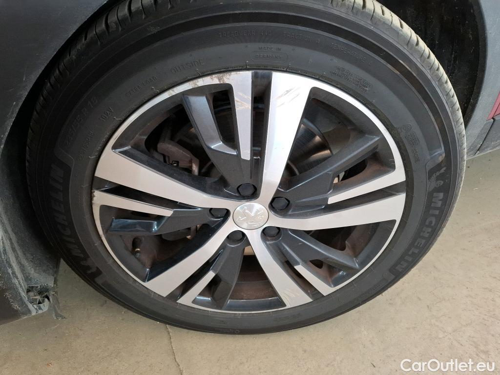  Peugeot  3008 PEUGEOT  / 2016 / 5P / SUV Hybrid 225 e-EAT8 ALLURE #20