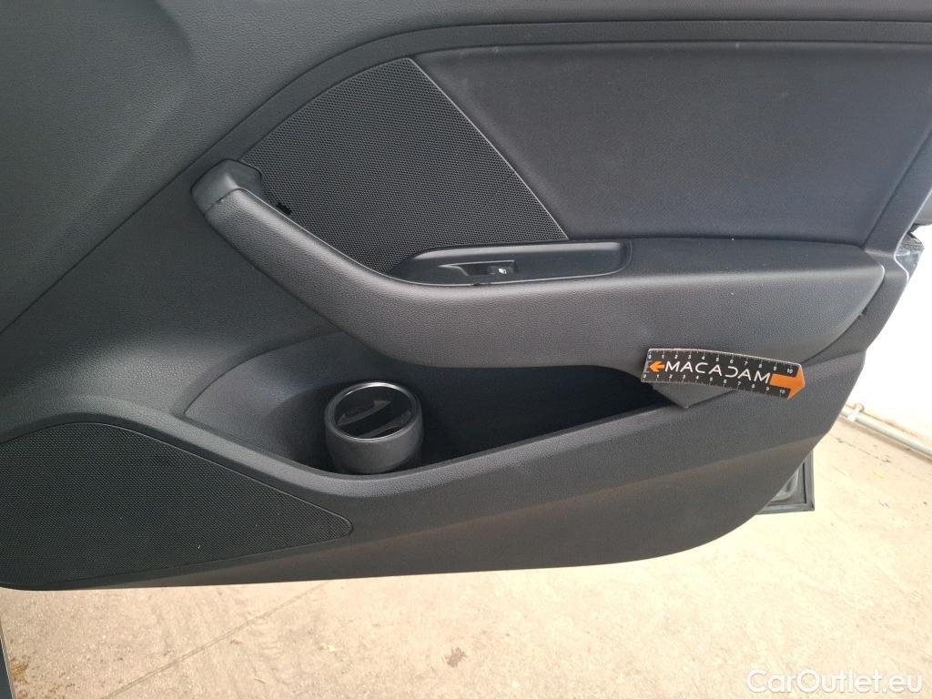  Audi  A3 AUDI  Berline 4p Berline 30 TDI 116 S TRONIC BUSINESS LINE #40