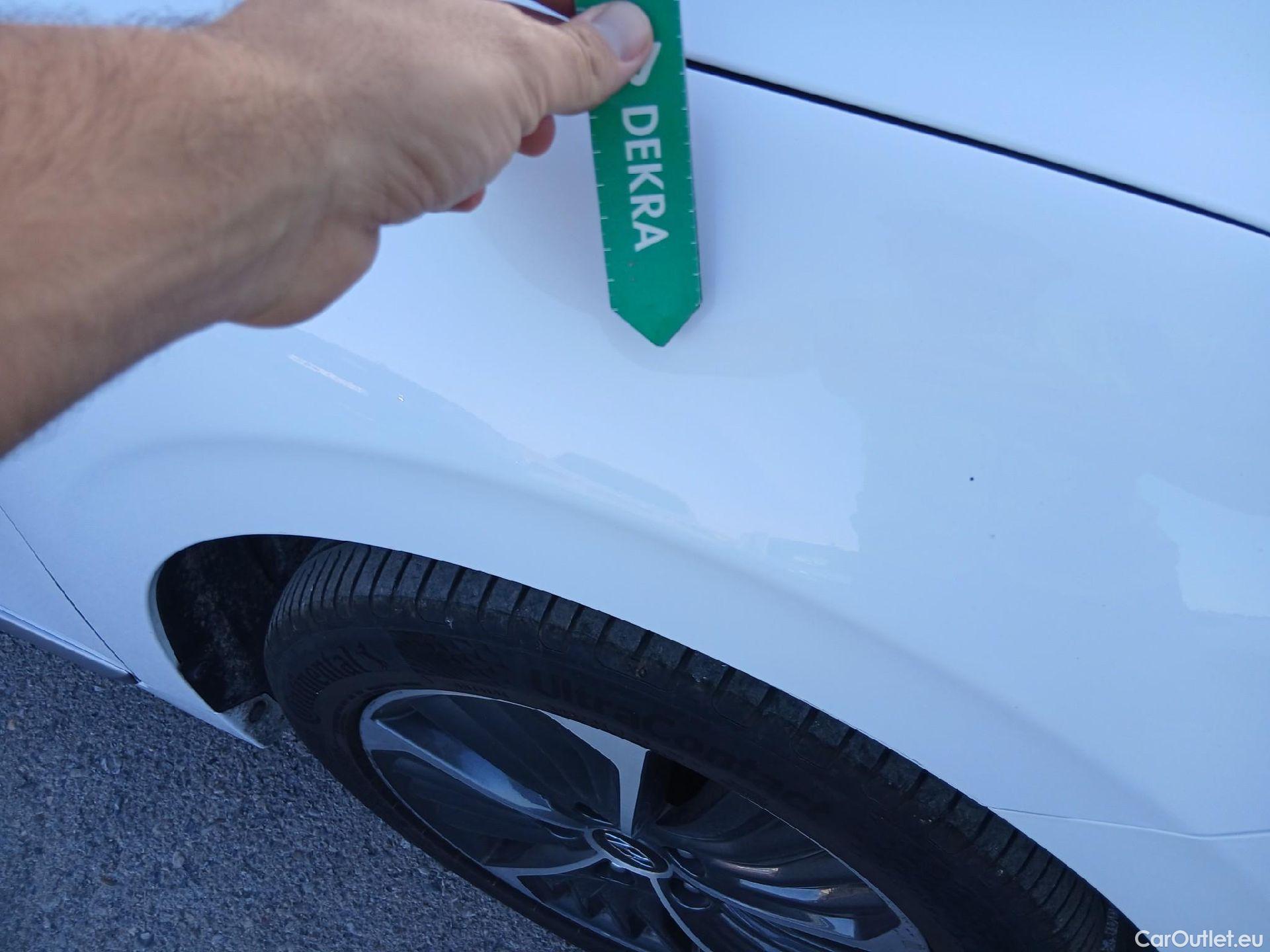  Hyundai   Ioniq HYUNDAI / 2019 / 5P / berlina con portón 1.6 GDI PHEV Klass DCT #17
