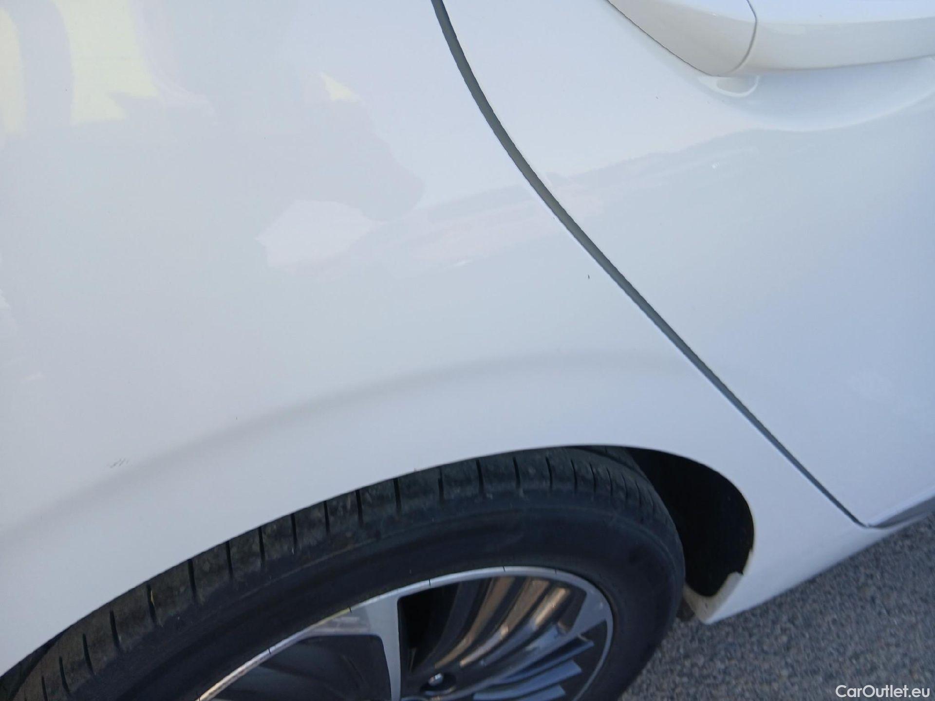  Hyundai   Ioniq HYUNDAI / 2019 / 5P / berlina con portón 1.6 GDI PHEV Klass DCT #13