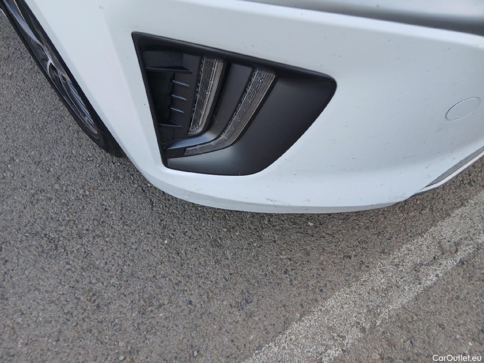  Hyundai   Ioniq HYUNDAI / 2019 / 5P / berlina con portón 1.6 GDI PHEV Klass DCT #1