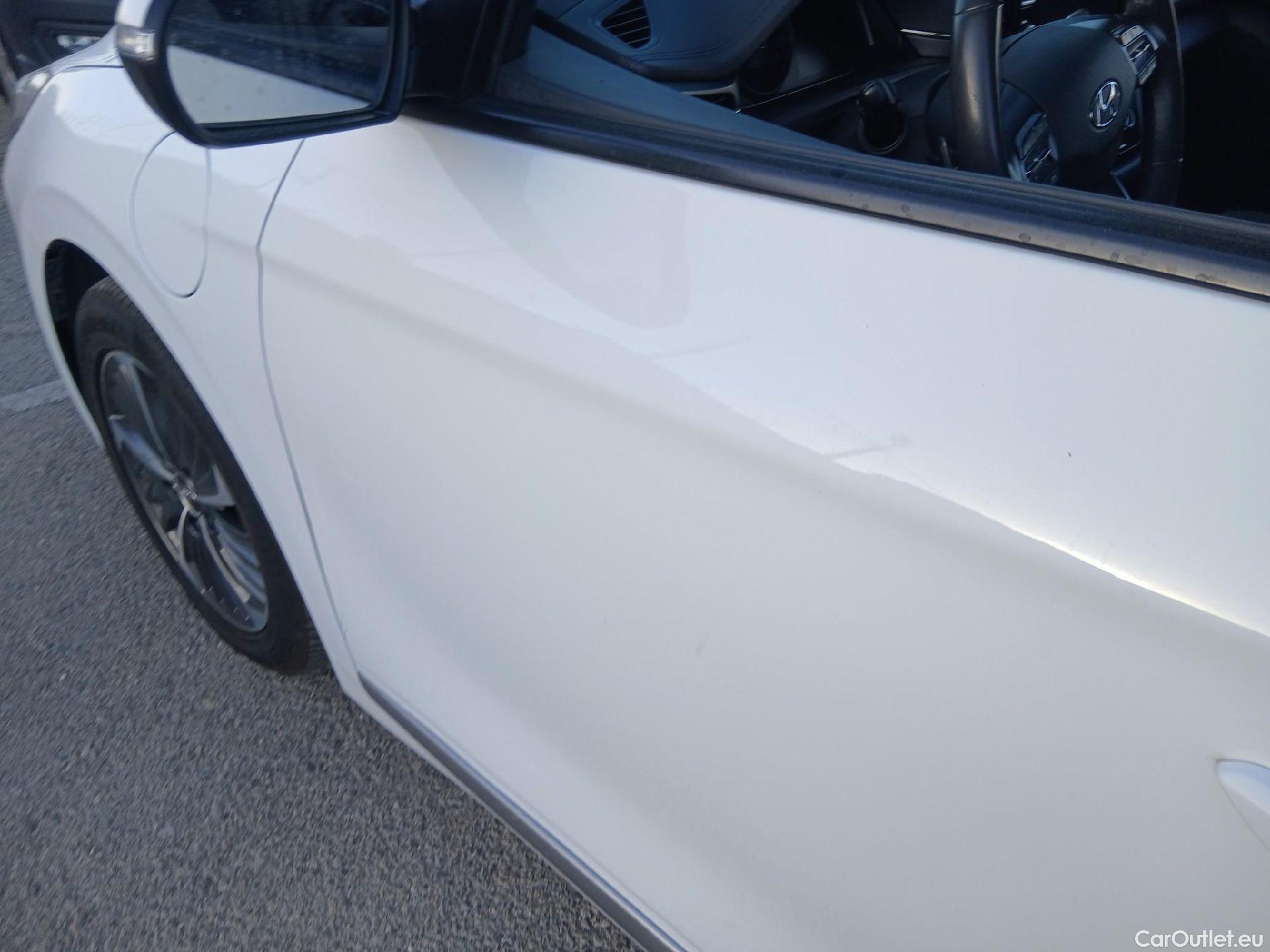  Hyundai   Ioniq HYUNDAI / 2019 / 5P / berlina con portón 1.6 GDI PHEV Klass DCT #7