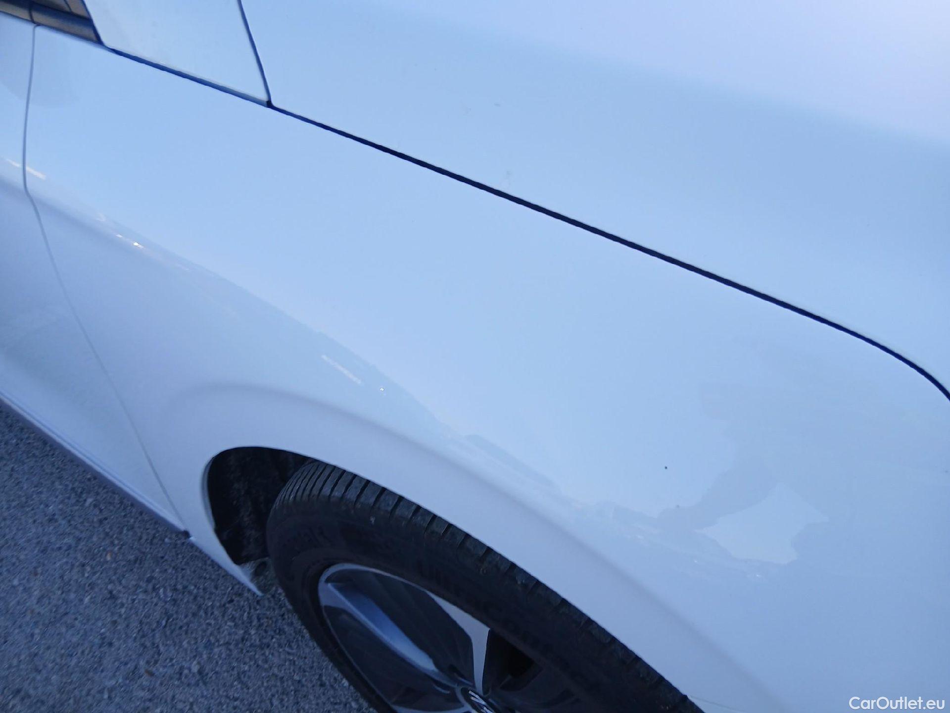  Hyundai   Ioniq HYUNDAI / 2019 / 5P / berlina con portón 1.6 GDI PHEV Klass DCT #18