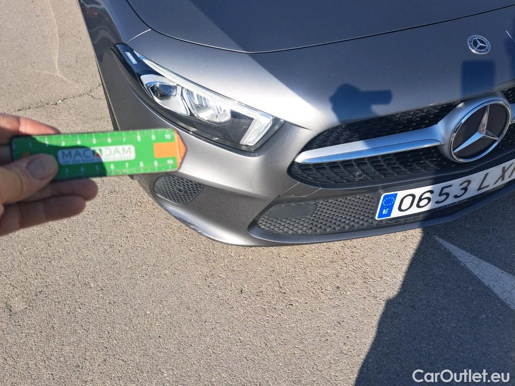  Mercedes  A-Klasse MERCEDES-BENZ Clase A / 2018 / 5P / berlina con portón A 180 #12