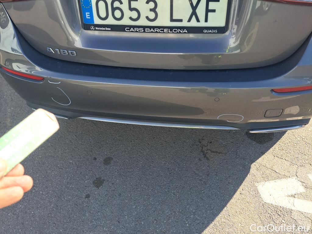  Mercedes  A-Klasse MERCEDES-BENZ Clase A / 2018 / 5P / berlina con portón A 180 #20