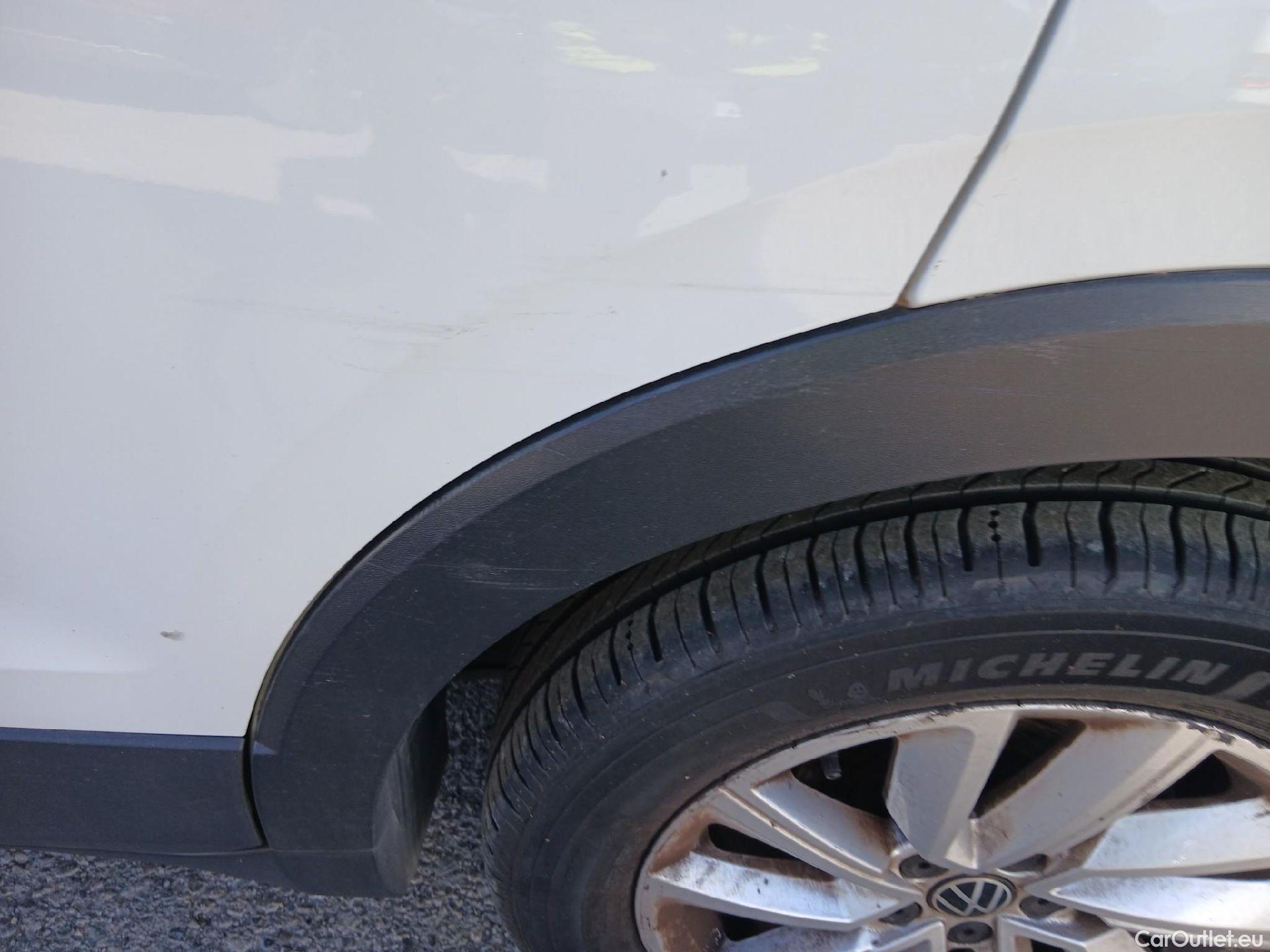  Volkswagen  T-CROSS VOLKSWAGEN  / 2018 / 5P / todoterreno Advance 1.0 TSI 81kW (110CV) DSG (AC3) #24