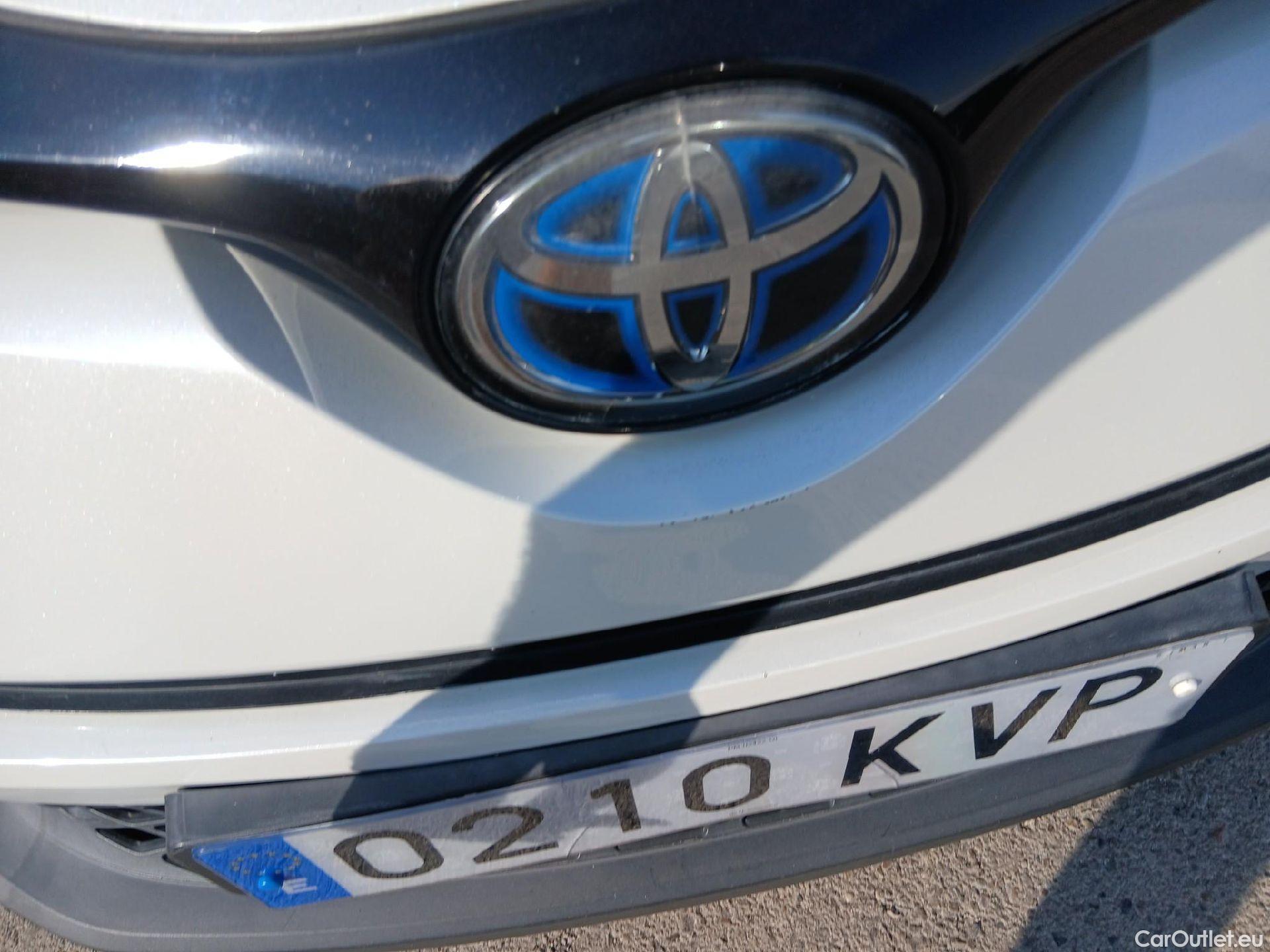  Toyota  C-HR TOYOTA  / 2016 / 5P / todoterreno 1.8 125H Advance #8