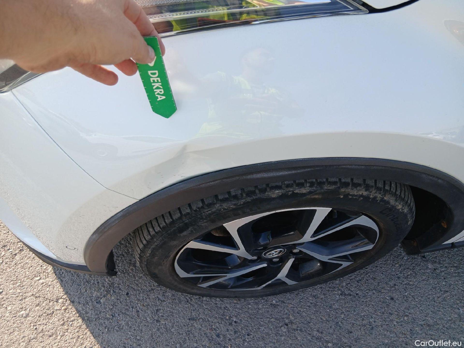  Toyota  C-HR TOYOTA  / 2016 / 5P / todoterreno 1.8 125H Advance #16