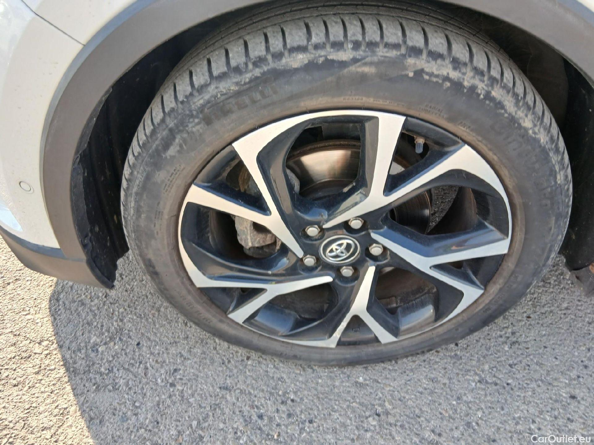  Toyota  C-HR TOYOTA  / 2016 / 5P / todoterreno 1.8 125H Advance #14