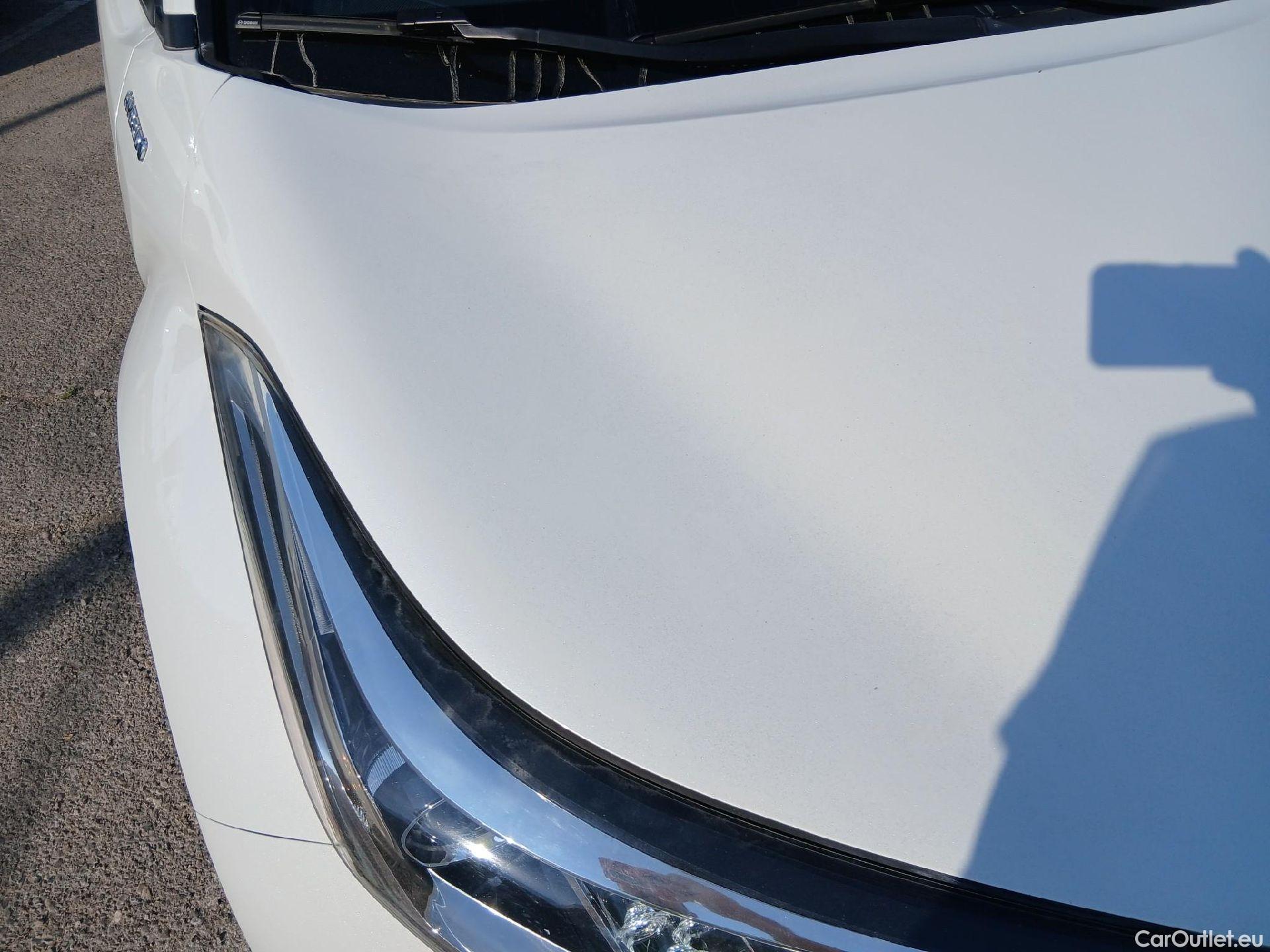  Toyota  C-HR TOYOTA  / 2016 / 5P / todoterreno 1.8 125H Advance #2