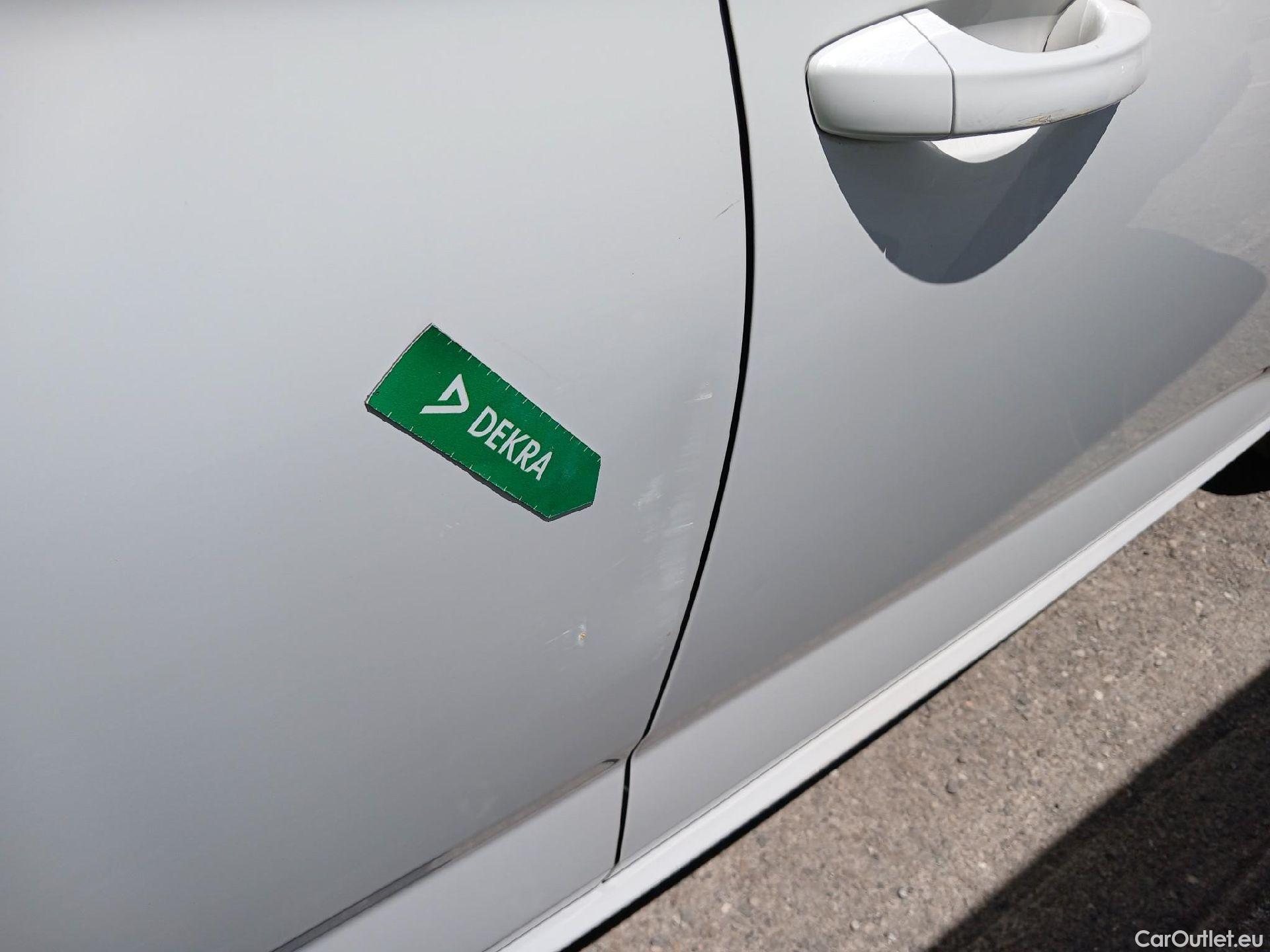  Skoda  KAMIQ SKODA  1.0 TSI 81kW (110CV) DSG Ambition (CX) #25