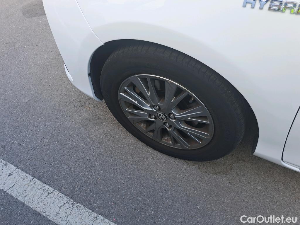  Toyota  Yaris TOYOTA  / 2017 / 5P / berlina con portón 1.5 100H Active #5