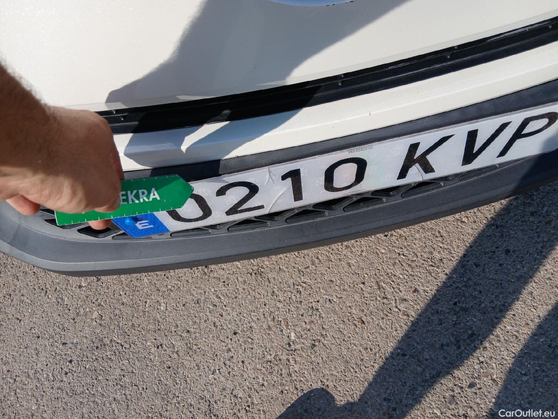  Toyota  C-HR TOYOTA  / 2016 / 5P / todoterreno 1.8 125H Advance #6