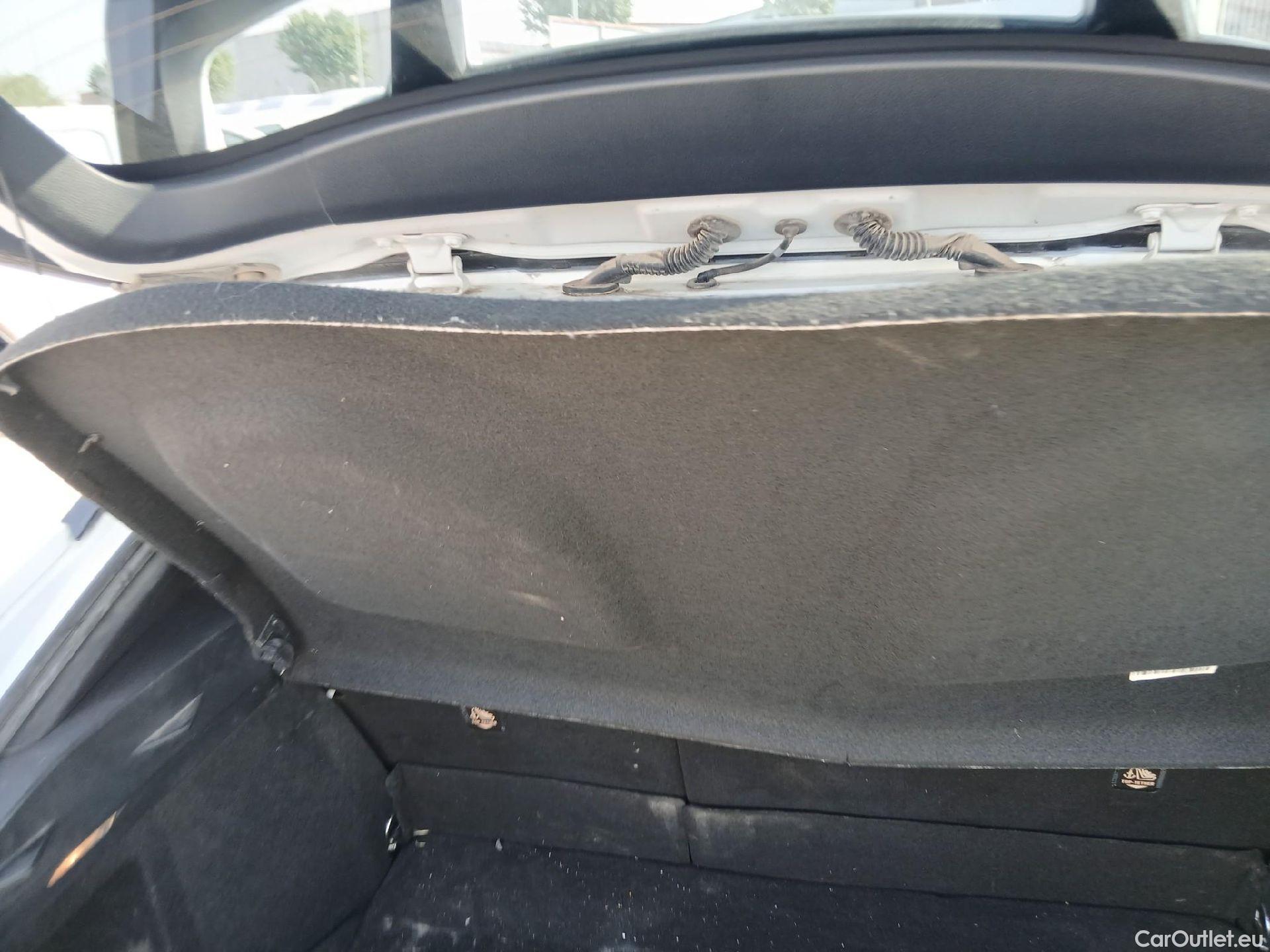  Toyota  C-HR TOYOTA  / 2016 / 5P / todoterreno 1.8 125H Advance #32