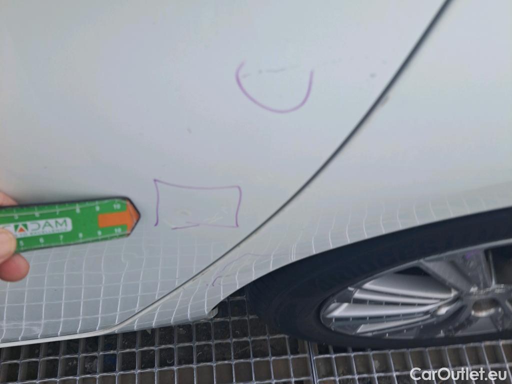  Peugeot  308 PEUGEOT  / 2017 / 5P / berlina con portón 5p Allure PureTech 130 S&S #29