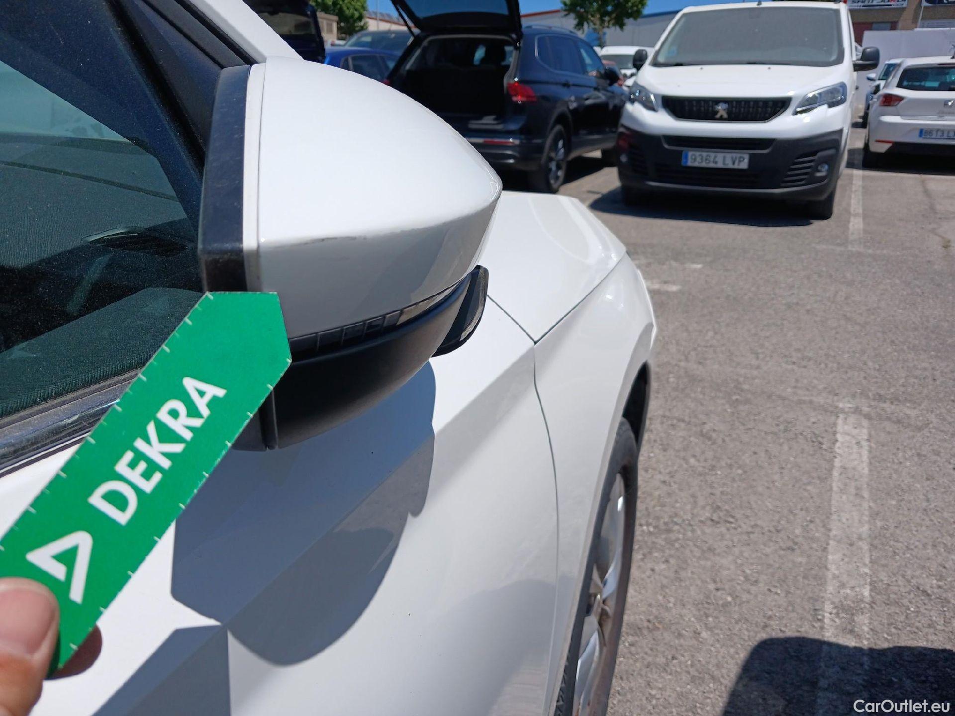  Skoda  KAMIQ SKODA  1.0 TSI 81kW (110CV) DSG Ambition (CX) #32
