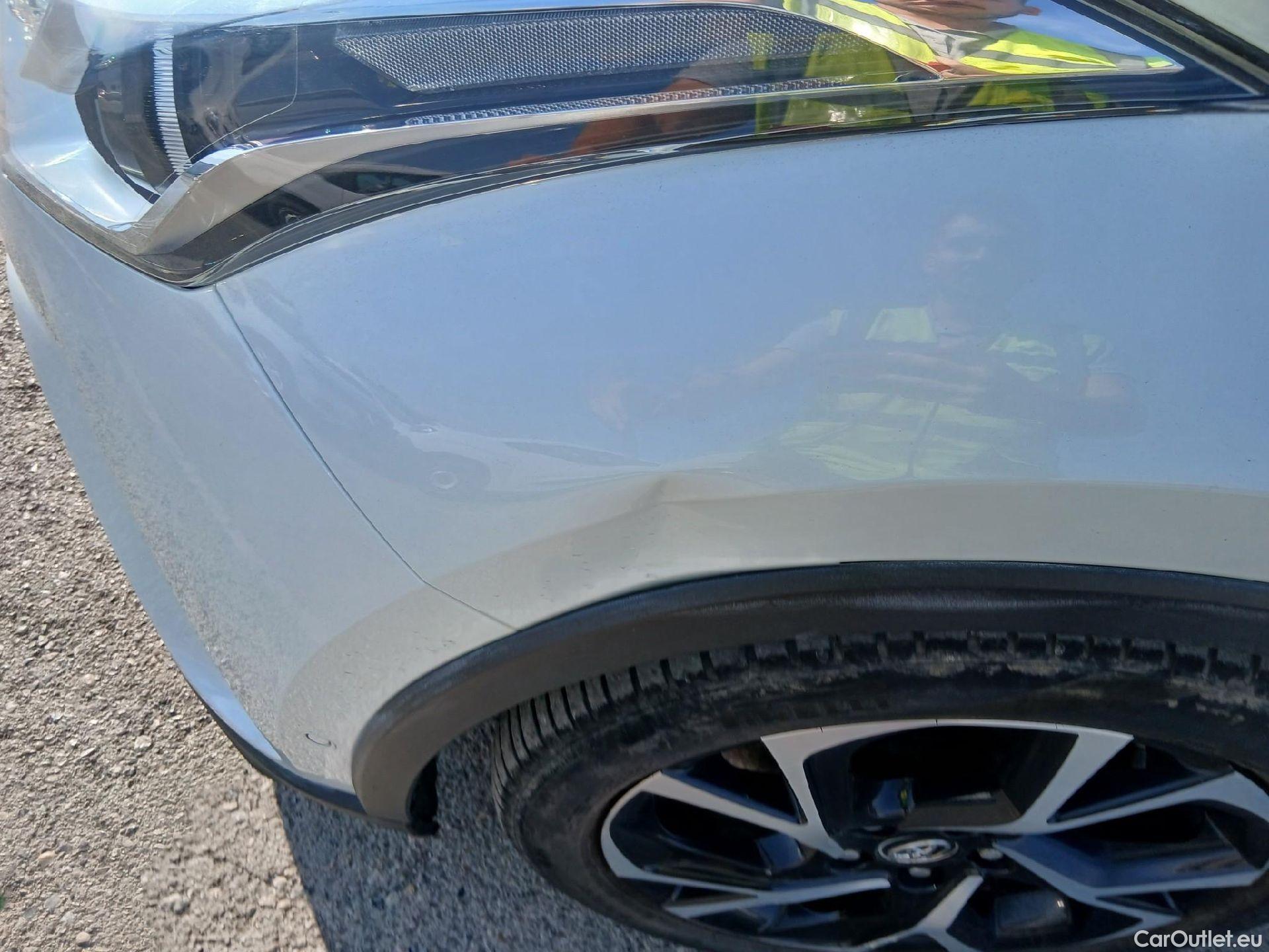  Toyota  C-HR TOYOTA  / 2016 / 5P / todoterreno 1.8 125H Advance #15