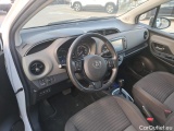  Toyota  Yaris TOYOTA  / 2017 / 5P / berlina con portón 1.5 100H Active #3